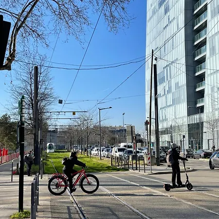 Au Centre * ليون